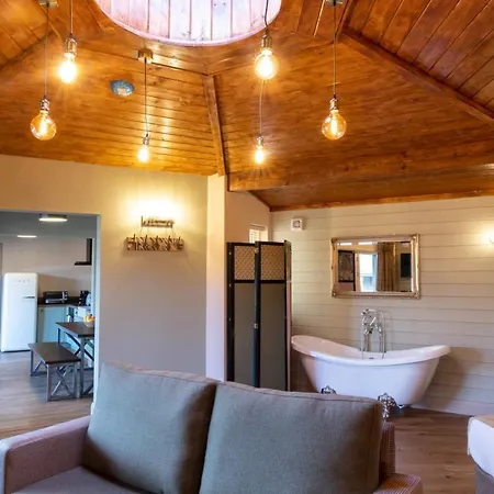 Lodge Wildlands Galway Moycullen