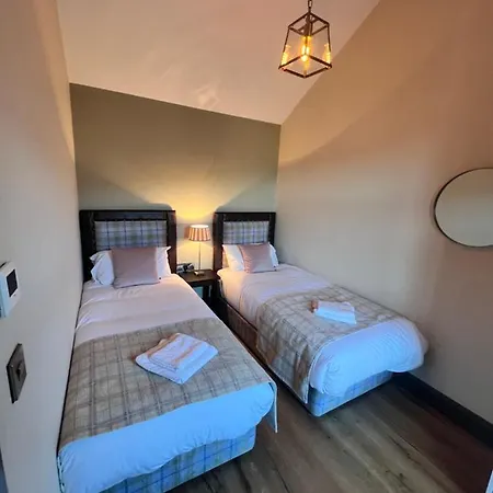 Wildlands Galway Lodge *